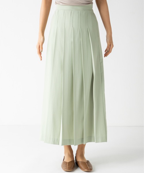 MILLION CARATS(ミリオンカラッツ)の「フロントのプリーツがきれいめな着こなしを導くロングプリーツスカート(スカート・レディース・チャコールグレー/ベージュ/ミント・FREE)」の19枚目の写真