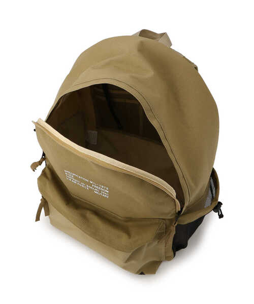 AVIREX（アヴィレックス）の「MILITARY GARMENTS BACK PACK/ ミリタリーガーメンツバックパック（バックパック/リュック・レディース・ブラック/ベージュ・FREE）」の7枚目の写真