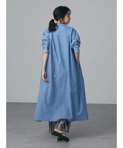 CRAFT STANDARD BOUTIQUE(クラフトスタンダードブティック)の「バンドカラーダンガリーワンピース *(ワンピース・レディース・ライトインディゴブルー・FREE)」の7枚目の写真