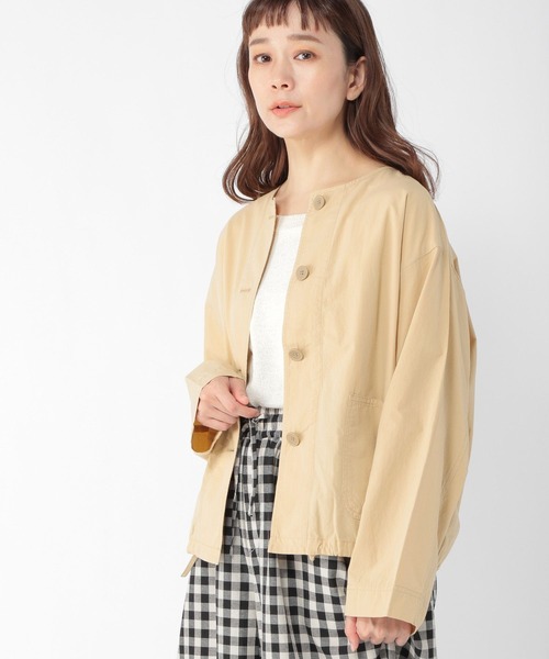 studio CLIP（スタディオクリップ）の「ノーカラーシャツブルゾン（ブルゾン・レディース・オフホワイト/ライトベージュ・FREE）」の2枚目の写真