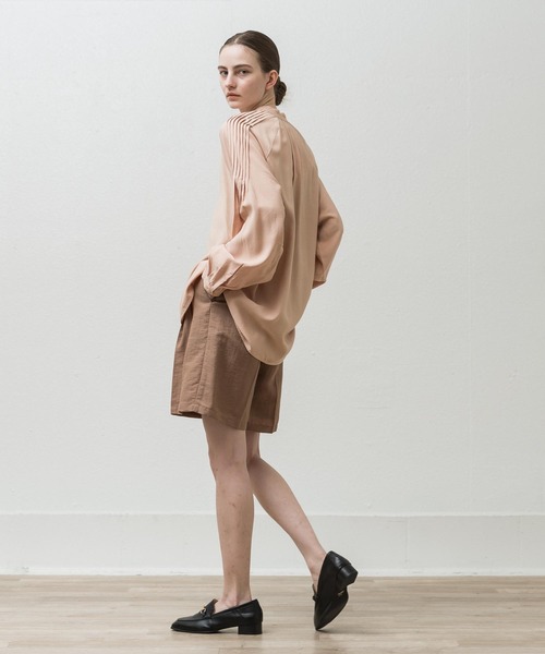 ALLUMER（アリュメール）の「タックショートパンツ（その他パンツ・レディース・ブラック/キャメル・1）」の12枚目の写真