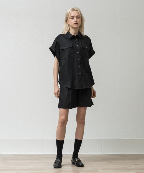 ALLUMER（アリュメール）の「タックショートパンツ（その他パンツ・レディース・ブラック/キャメル・1）」の17枚目の写真