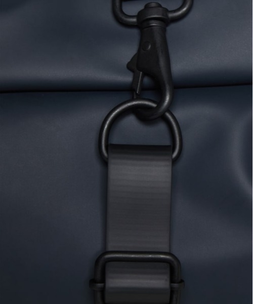 RAINS（レインズ）の「RAINS/レインズ/ROLL TOP RUCKSACK（バックパック/リュック・メンズ・ブラック/ネイビー/チャコールグレー・FREE）」の13枚目の写真