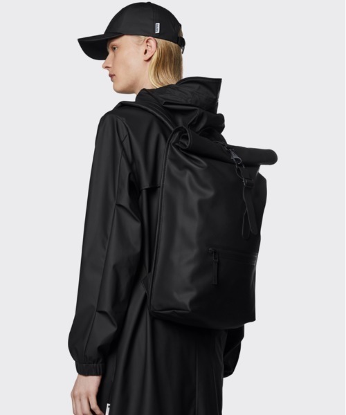 RAINS（レインズ）の「RAINS/レインズ/ROLL TOP RUCKSACK（バックパック/リュック・メンズ・ブラック/ネイビー/チャコールグレー・FREE）」の15枚目の写真