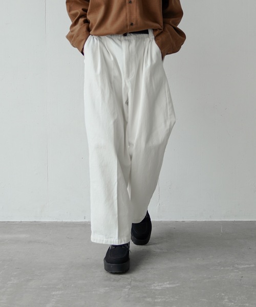 CASPER JOHN（キャスパージョン）の「Tapered wide denim pants/テーパードワイドデニムパンツ（デニムパンツ・メンズ・ホワイト/ネイビー・SMALL/MEDIUM/LARGE）」の17枚目の写真
