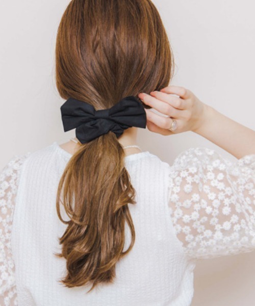 flower(フラワー)の「フレンチリボンシュシュ(シュシュ・レディース・ブラック/アイボリー・FREE)」の1枚目の写真