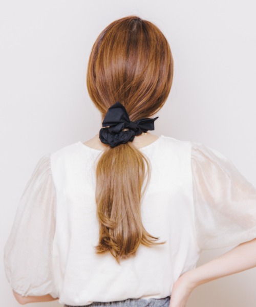 flower(フラワー)の「フレンチリボンシュシュ(シュシュ・レディース・ブラック/アイボリー・FREE)」の5枚目の写真