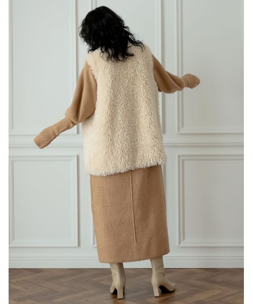 Re:EDIT（リエディ）の「プードルフェイクファーベスト（ノーカラージャケット・レディース・チャコールグレー/アイボリー/グレイッシュベージュ/グレー・MEDIUM）」の10枚目の写真