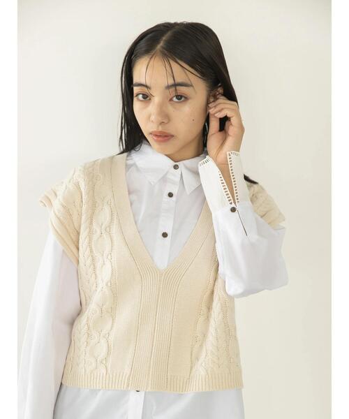 koe(コエ)の「カシミアタッチショートベスト(ベスト・レディース・ホワイト/チャコールグレー/ブルー・FREE)」の4枚目の写真