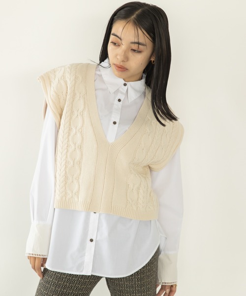 koe(コエ)の「カシミアタッチショートベスト(ベスト・レディース・ホワイト/チャコールグレー/ブルー・FREE)」の2枚目の写真