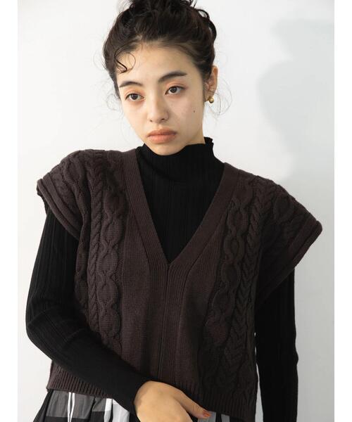 koe(コエ)の「カシミアタッチショートベスト(ベスト・レディース・ホワイト/チャコールグレー/ブルー・FREE)」の3枚目の写真