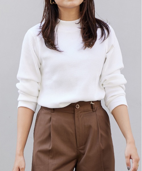 UNIVERSAL OVERALL(ユニバーサルオーバーオール)の「モックネック ワッフルTシャツ【MOCK NECK TEE L/S】(Tシャツ/カットソー・レディース・ホワイト/ネイビー/ブラック・L/M)」の8枚目の写真