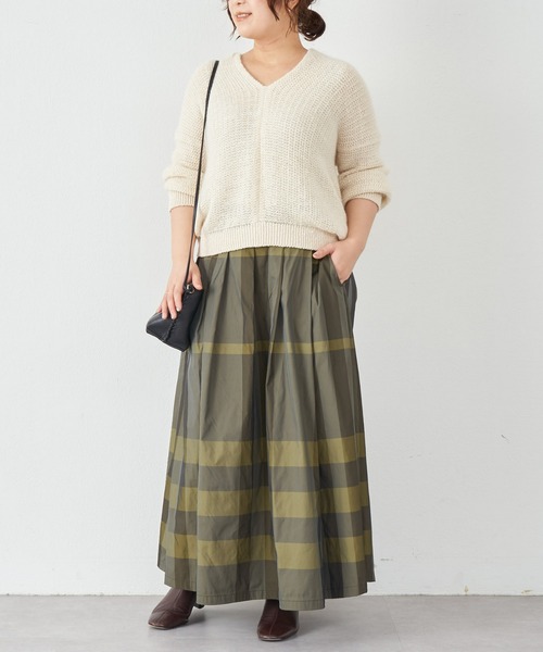 BEARDSLEY（ビアズリー）の「モヘヤ混Vネックニット（ニット/セーター・レディース・ベージュ/ブラウン・FREE）」の13枚目の写真