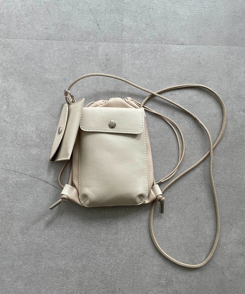 CAPRICIEUX LE'MAGE（カプリシューレマージュ）の「巾着スマホショルダーバッグ（ショルダーバッグ・レディース・アイボリー/ブラック/ベージュ・FREE）」の10枚目の写真