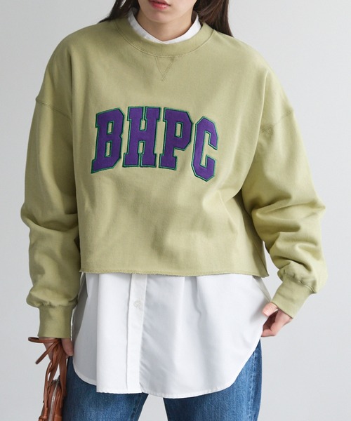 BEVERLY HILLS POLO CLUB(ビバリーヒルズポロクラブ)の「BEVERLY HILLS POLO CLUB/ビバリーヒルズポロクラブ アップリケ刺繍スウェットショート丈プルオーバー(スウェット・レディース・オフホワイト/オレンジ/ミント/グリーン・FREE)」の1枚目の写真