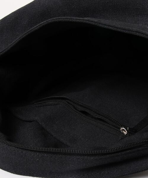 LUGG NAGG（ラグナグ）の「ウォッシュ加工キャンバスショルダーバッグ（ショルダーバッグ・レディース・カーキ/ブラック/ベージュ/ネイビー・FREE）」の7枚目の写真