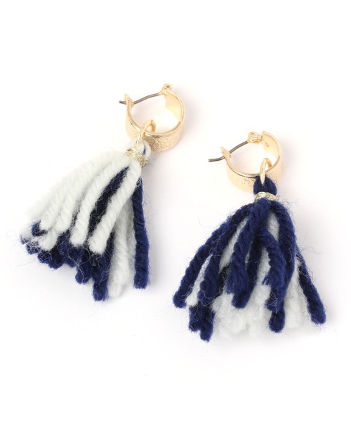 niko and...(ニコアンド)の「ニットタッセル2WAYピアス(ピアス(両耳用)・レディース・ベージュ/ネイビー/パープル/グリーン・0)」の4枚目の写真