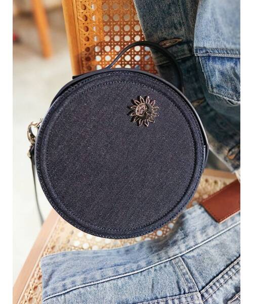 EVRIS（エヴリス）の「サークルデザインショルダーBAG（ショルダーバッグ・レディース・ブラック/ライトブルー/インディゴブルー・FREE）」の2枚目の写真