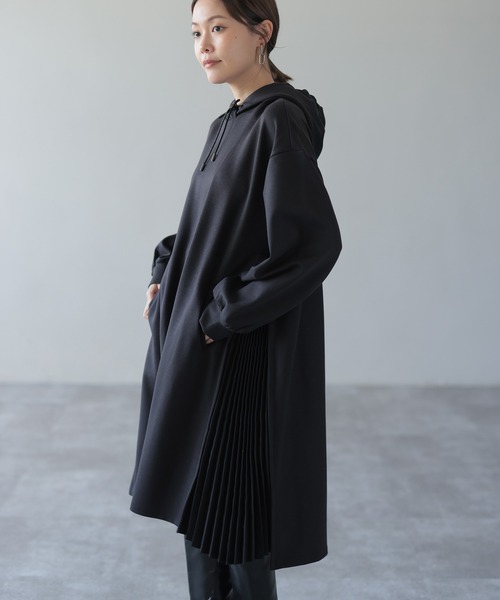 HERENCIA(ヘレンチア)の「サイドプリーツパーカーワンピース(ワンピース・レディース・カーキ/ブラック/ネイビー・MEDIUM)」の1枚目の写真