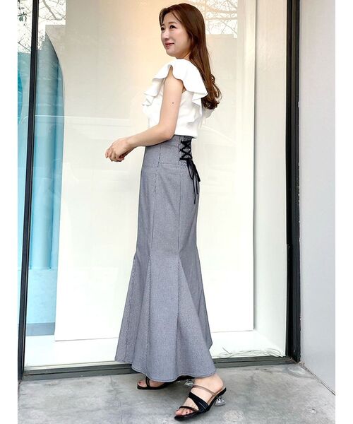 MERCURYDUO(マーキュリーデュオ)の「2WAY総針ラッフルコンパクトニット(ニット/セーター・レディース・ラベンダー/ベージュ/レッド/グリーン/ブラック/オフホワイト/チャコールグレー/ブルー・FREE)」の21枚目の写真