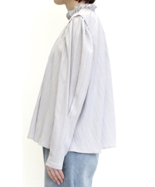 STYLEBLOCK(スタイルブロック)の「シャーリングポプリンフリルカラーギャザーブラウス(シャツ/ブラウス・レディース・ライトグレー/ブラック/ホワイト・M)」の6枚目の写真