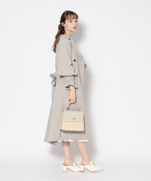couture brooch（クチュールブローチ）の「◆【程よいゆるさが、大人可愛い】キャンディースリーブオーバーサイズトレンチ（トレンチコート・レディース・ライトグレー/ベージュ・40/38/42）」の7枚目の写真