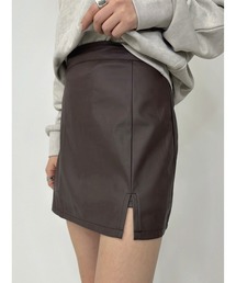 裾スリットフェイクレザーミニスカート
