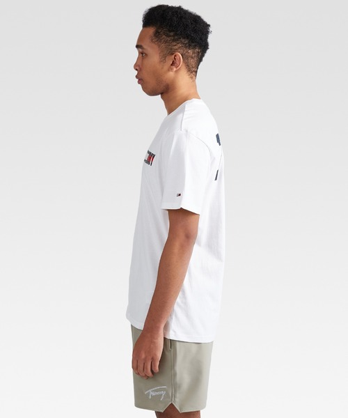 tommy jeans（トミー ジーンズ）の「【オンライン限定】TOMMYバックロゴTシャツ（Tシャツ/カットソー・メンズ・ホワイト/ブラック/グレー・LARGE/MEDIUM/SMALL/X-LARGE/XX-LARGE）」の5枚目の写真