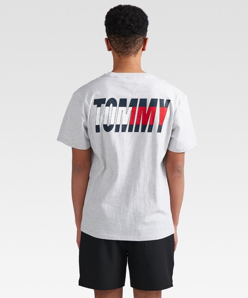 tommy jeans（トミー ジーンズ）の「【オンライン限定】TOMMYバックロゴTシャツ（Tシャツ/カットソー・メンズ・ホワイト/ブラック/グレー・LARGE/MEDIUM/SMALL/X-LARGE/XX-LARGE）」の9枚目の写真