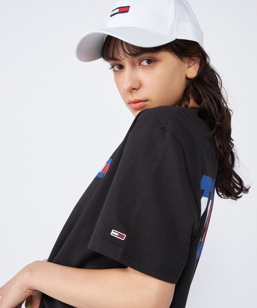 tommy jeans（トミー ジーンズ）の「【オンライン限定】TOMMYバックロゴTシャツ（Tシャツ/カットソー・メンズ・ホワイト/ブラック/グレー・LARGE/MEDIUM/SMALL/X-LARGE/XX-LARGE）」の22枚目の写真