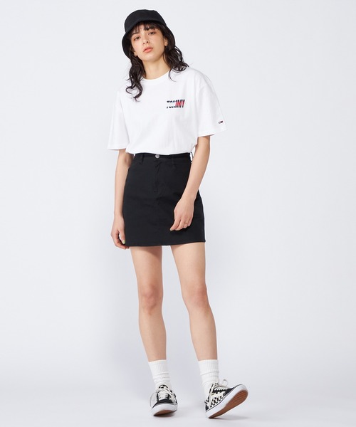 tommy jeans（トミー ジーンズ）の「【オンライン限定】TOMMYバックロゴTシャツ（Tシャツ/カットソー・メンズ・ホワイト/ブラック/グレー・LARGE/MEDIUM/SMALL/X-LARGE/XX-LARGE）」の18枚目の写真