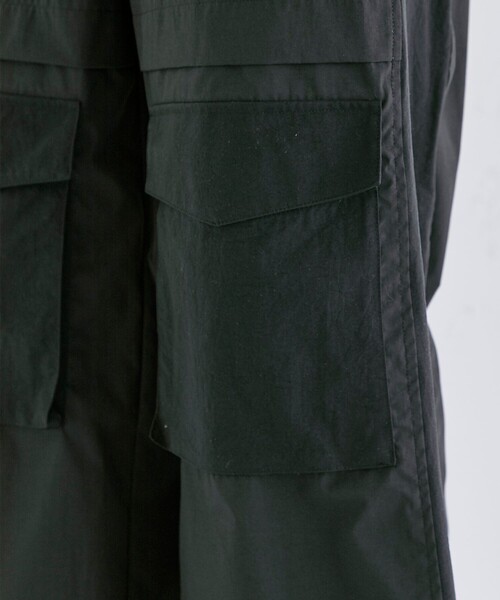 CITY TOKYO（シティトウキョウ）の「SOLOシンセティックドッキングカーゴパンツ（カーゴパンツ・メンズ・グレイッシュベージュ/ブラック・1/2）」の13枚目の写真