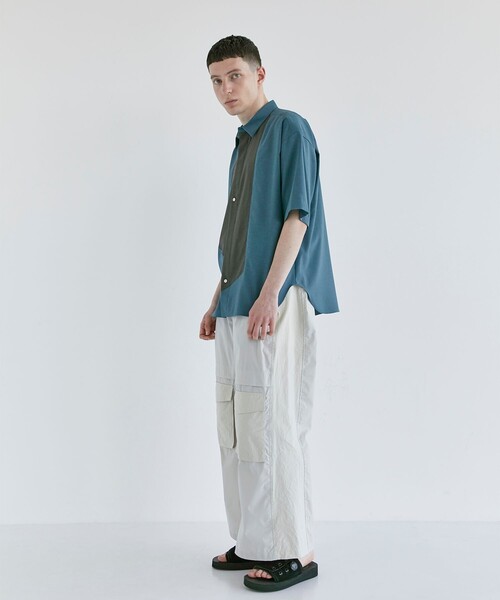 CITY TOKYO（シティトウキョウ）の「SOLOシンセティックドッキングカーゴパンツ（カーゴパンツ・メンズ・グレイッシュベージュ/ブラック・1/2）」の19枚目の写真