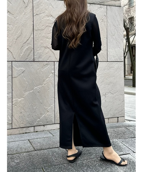 ulu（ウル）の「Vneck design long dress（ワンピース・レディース・ブラック・FREE）」の2枚目の写真