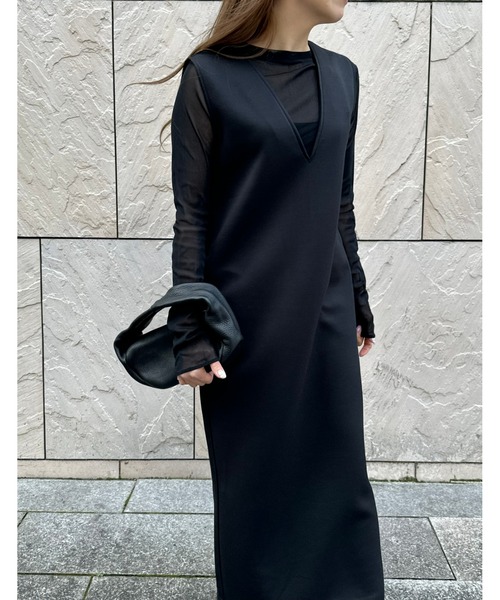 ulu（ウル）の「Vneck design long dress（ワンピース・レディース・ブラック・FREE）」の3枚目の写真