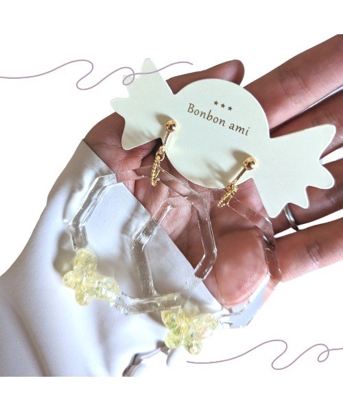 tone(トーン)の「【hazeleyes】透明フープのゆらゆら蝶々イヤリング(Bonbonami ボンボンアミ)(MA)(イヤリング・レディース・パープル/イエロー/ピンク・FREE)」の12枚目の写真