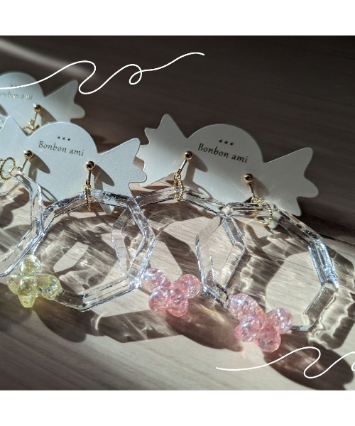 tone(トーン)の「【hazeleyes】透明フープのゆらゆら蝶々イヤリング(Bonbonami ボンボンアミ)(MA)(イヤリング・レディース・パープル/イエロー/ピンク・FREE)」の11枚目の写真