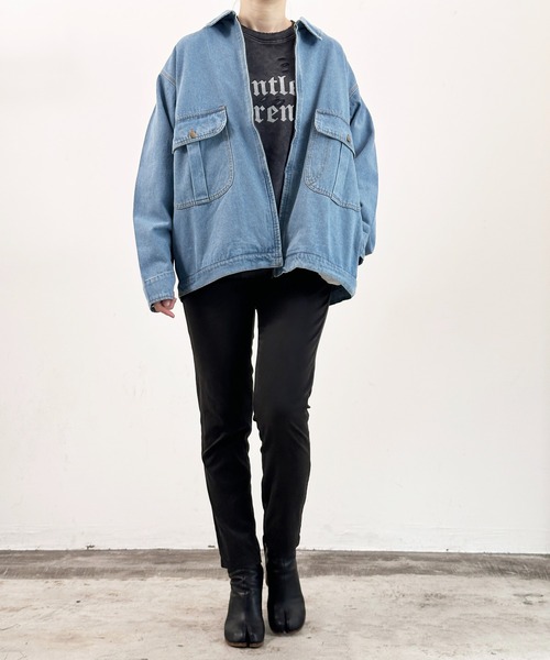 COMMON WARE(コモンウェアー)の「COMMONWARE:デニム フロントジップ ジャケット(デニムジャケット・レディース・ケミカルウォッシュ/ブラック/ライトブルー・XL/L/M)」の2枚目の写真
