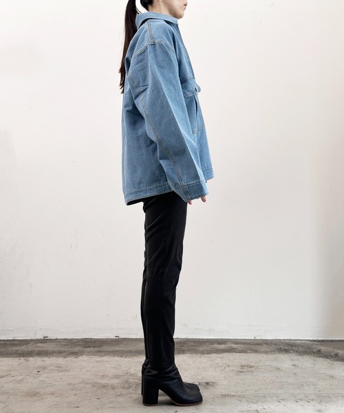 COMMON WARE(コモンウェアー)の「COMMONWARE:デニム フロントジップ ジャケット(デニムジャケット・レディース・ケミカルウォッシュ/ブラック/ライトブルー・XL/L/M)」の11枚目の写真