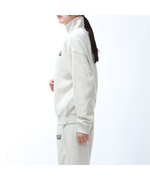 Reebok(リーボック)の「アーカイブ フィット クルー スウェット / CL AE ARCHIVE FIT CREW(スウェット・レディース・アイボリー/ブラック/バーガンディー・X-LARGE/XX-LARGE/MEDIUM/SMALL/LARGE)」の15枚目の写真