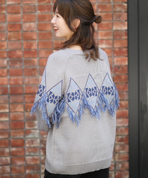 チチカカ（チチカカ）の「ナバホフリンジニットプルオーバー（ニット/セーター・レディース・グレー/アイボリー/ブラウン・FREE）」の5枚目の写真