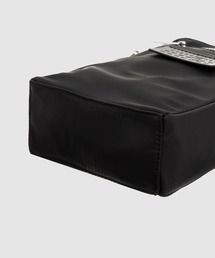 MM6 Maison Margiela ブラック ボディバッグ ウエストポーチ MM6 Maison Margiela（ｴﾑｴﾑｼｯｸｽ ﾒｿﾞﾝ ﾏﾙｼﾞｪﾗ）の「SHOULDER BAG