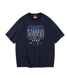 TGNS（ツーガンズ）の「【TGNS】We NEED MUSIC gradient font print Tee / 【ツーガンズ】ロゴプリント半袖Tシャツ（Tシャツ/カットソー）」