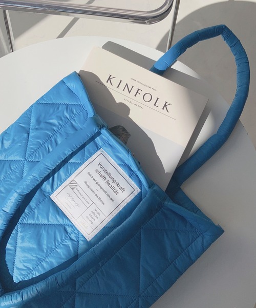 AS KNOW AS plus（アズノゥアズプラス）の「☆スクエアキルトトートバッグ（トートバッグ・レディース・ブラック/オレンジ/パープル/アイボリー/ブルー/ピンク/グリーン・FREE）」の4枚目の写真