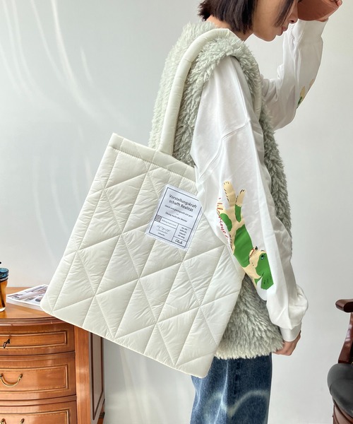 AS KNOW AS plus（アズノゥアズプラス）の「☆スクエアキルトトートバッグ（トートバッグ・レディース・ブラック/オレンジ/パープル/アイボリー/ブルー/ピンク/グリーン・FREE）」の2枚目の写真