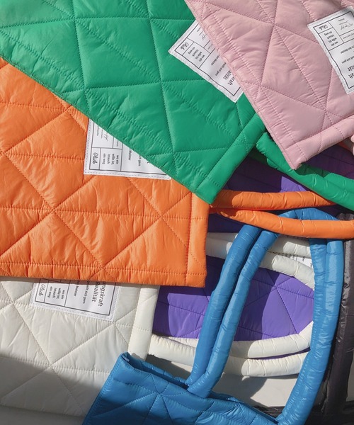 AS KNOW AS plus（アズノゥアズプラス）の「☆スクエアキルトトートバッグ（トートバッグ・レディース・ブラック/オレンジ/パープル/アイボリー/ブルー/ピンク/グリーン・FREE）」の9枚目の写真