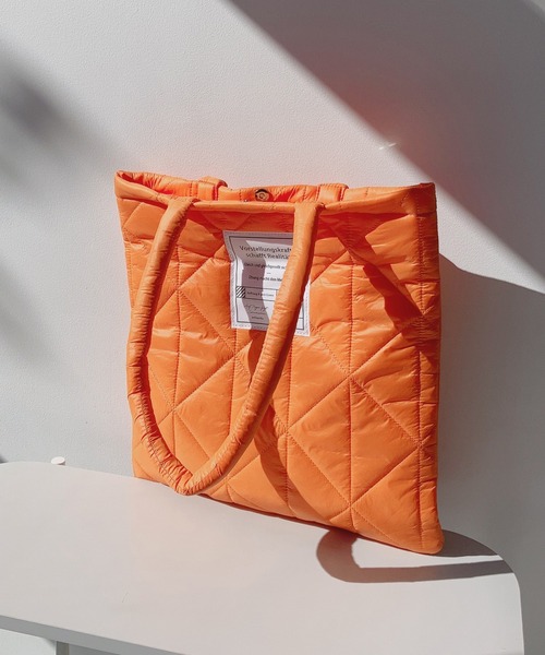 AS KNOW AS plus（アズノゥアズプラス）の「☆スクエアキルトトートバッグ（トートバッグ・レディース・ブラック/オレンジ/パープル/アイボリー/ブルー/ピンク/グリーン・FREE）」の20枚目の写真