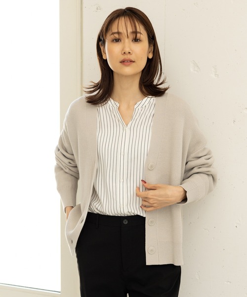 GLOBAL WORK(グローバルワーク)の「トリプルイージーVネックカーディガン/906657(カーディガン/ボレロ・レディース・グレイッシュベージュ/ブルー/ブラック/アイボリー/カーキ・FREE/SHORT)」の7枚目の写真