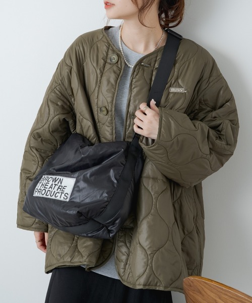 THEATRE PRODUCTS（シアタープロダクツ）の「【WEB限定/THEATRE PRODUCTS】ゼッケンネームパファーショルダーバッグ（ショルダーバッグ・レディース・ブラック/カーキ・FREE）」の10枚目の写真