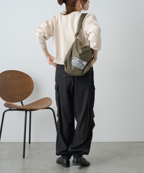BROWN THEATRE PRODUCTS ホワイトショルダーバッグ BROWN THEATRE PRODUCTS（ブラウンシアタープロダクツ）の